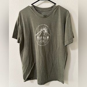 GH Bass & Company men’s large T Shirt